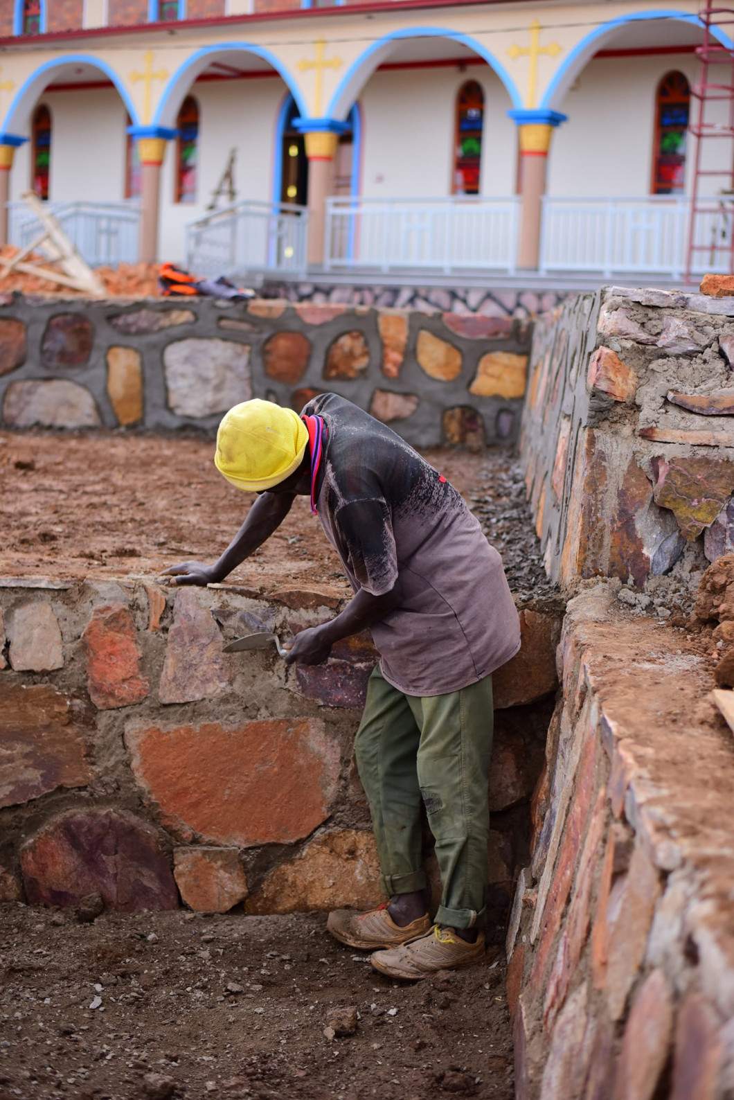 Gigi Becali construiește prima biserică ortodoxă dintr-o stat african. La ce valoare se ridică lăcașul sfânt: "Mi-a promis tot sprijinul" / FOTO