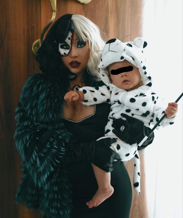 Nicole Cherry, imagine de senzație alături de fiica ei, de Halloween. Cum s-au costumat cele două / FOTO