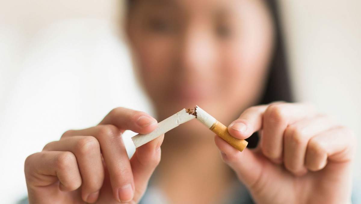Fumătorii, mai predispuși să dezvolte pneumonie în cadrul unei simple viroze respiratorii. Ce spun specialiștii