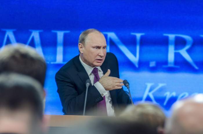 Vladimir Putin le ia mașinile și locuințele rușilor care au fugit din țară. Deciziile luate de liderul de la Kremlin