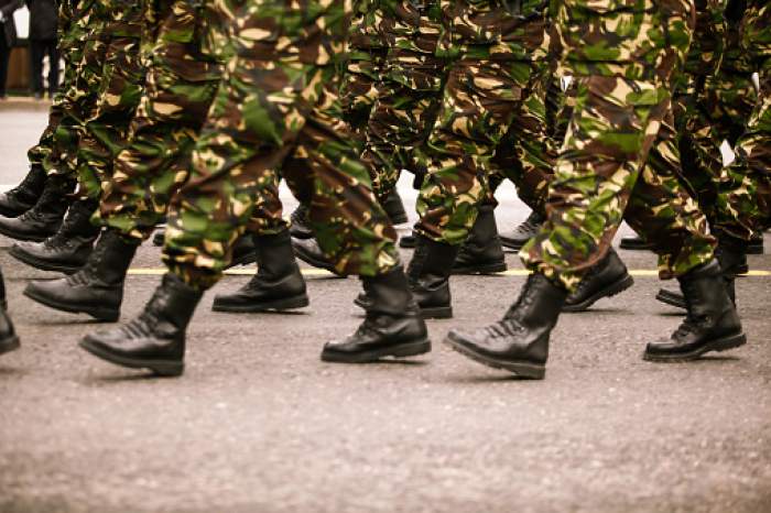 MApN recrutează 1.700 de bărbați pentru Armata Română. Ce posturi sunt disponibile