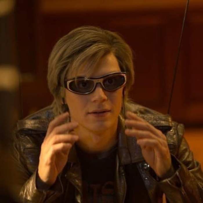 Cine e Evan Peters, actorul care interpretează rolul lui Jeffrey Dahmer, criminalul care a ucis 17 oameni. Serialul face furori pe internet