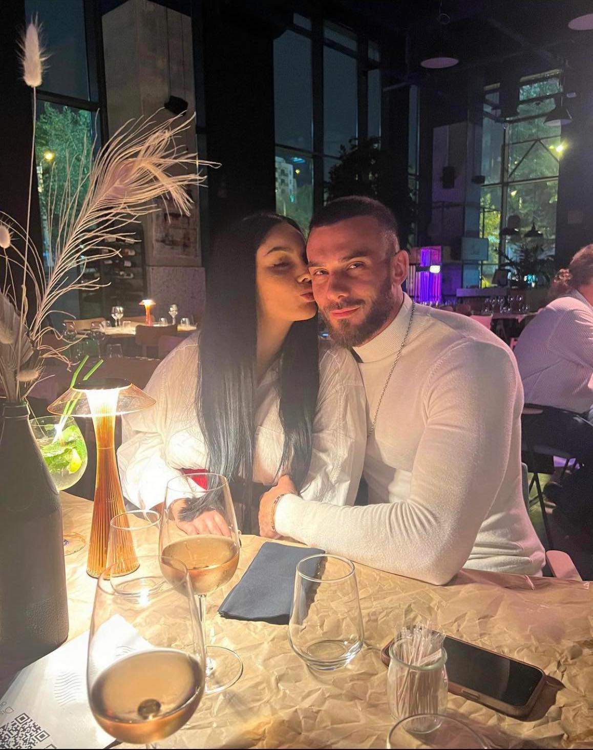 Simina Loica, ipostază romantică alături de Alex Bobicioiu. Cum s-au fotografiat cei doi / FOTO