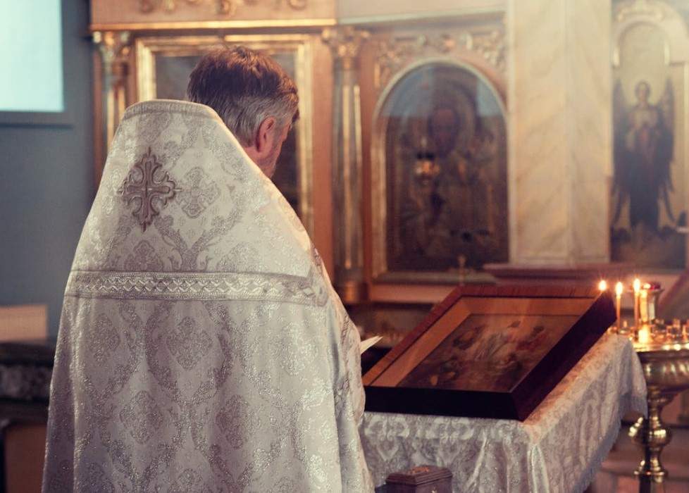 Preotul a fost prins în fapt