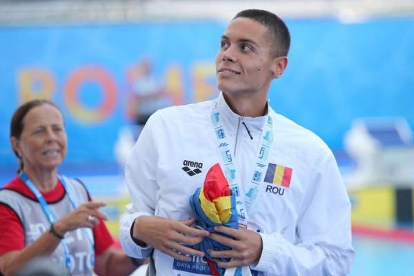 David Popovici a câştigat aurul la 100 m liber, la Campionatul Național, în bazin scurt. Înotătorul a stabilit un nou record
