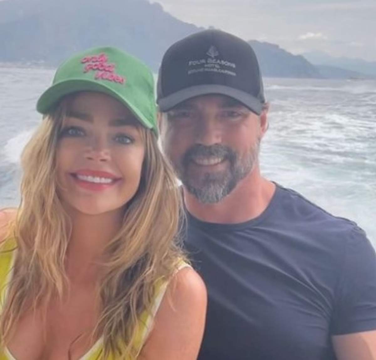 Denise Richards alături de soțul ei