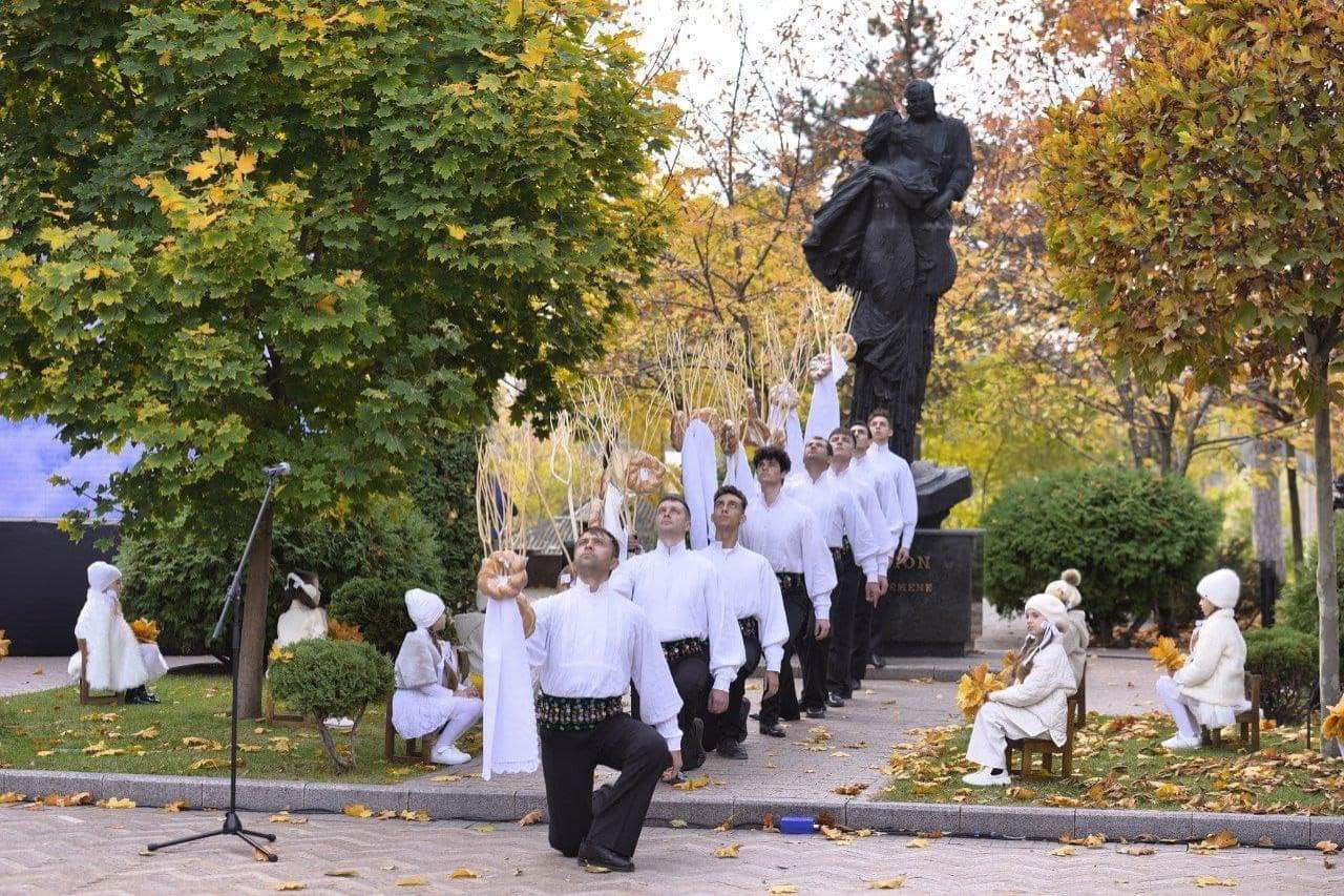 S-au împlinit 30 de ani de la moartea soților Doina și Ion Aldea-Teodorovici. Fiul lor, Cristofor, și-a botezat fata cu numele mamei lui / FOTO