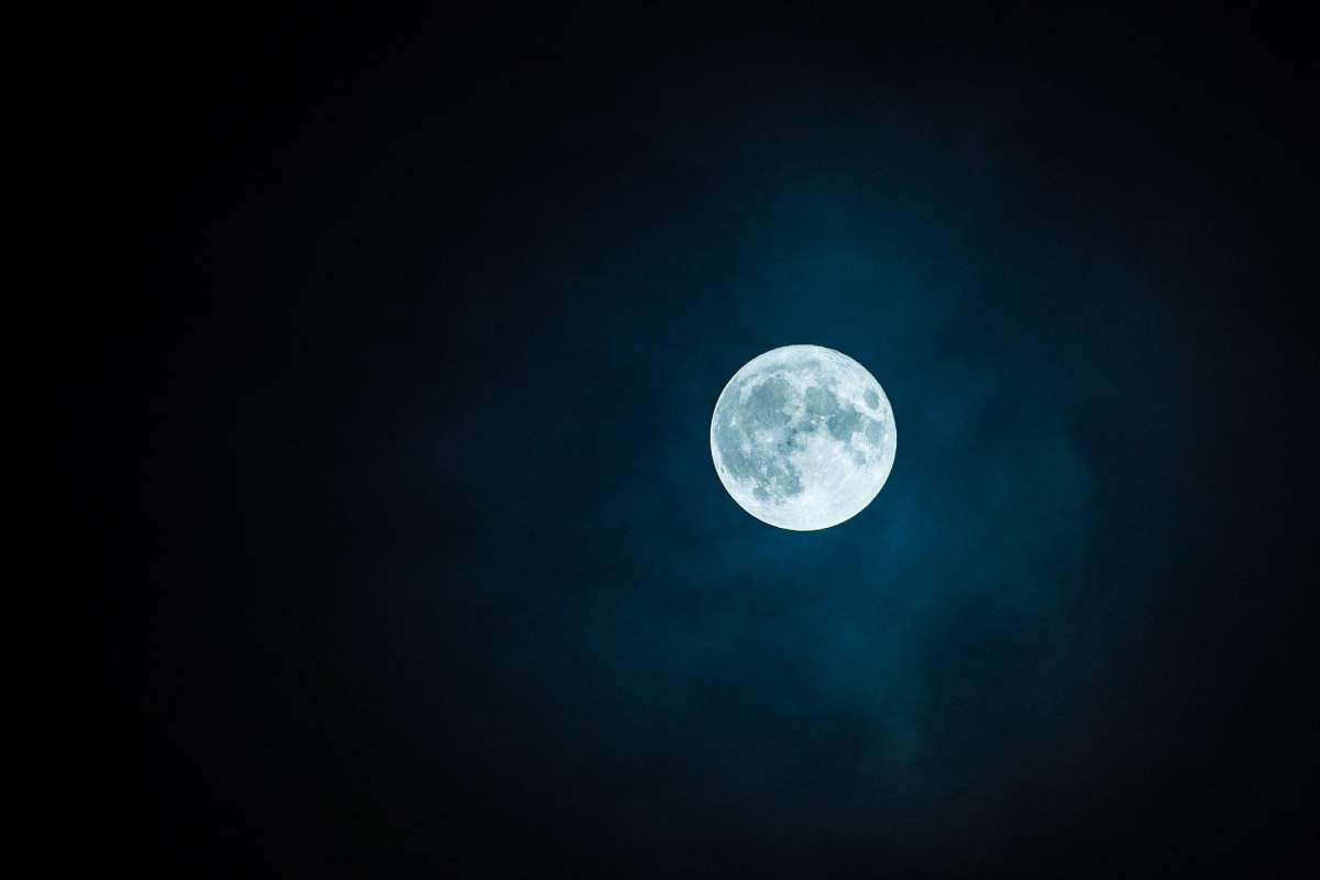 Superstiții despre Luna plină. Ce să faci și ce să NU faci în nopțile cu Lună plină
