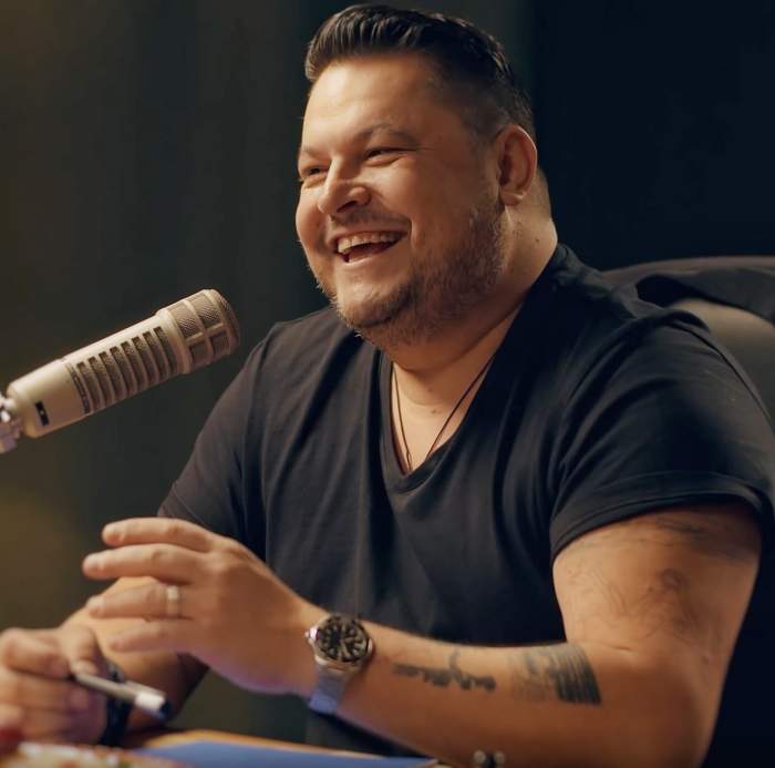 Îl recunoști pe băiețelul din imagine? Timpul a trecut, iar acum este unul dintre cei mai apreciați actori din țară