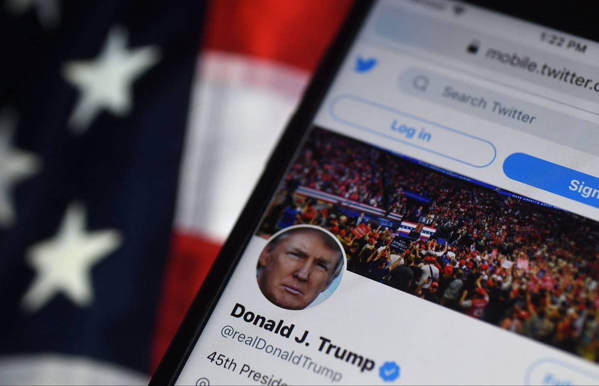Cum a dispărut Donald Trump de pe Twitter și de ce a decis Elon Musk să-l primească din nou pe rețeaua socială
