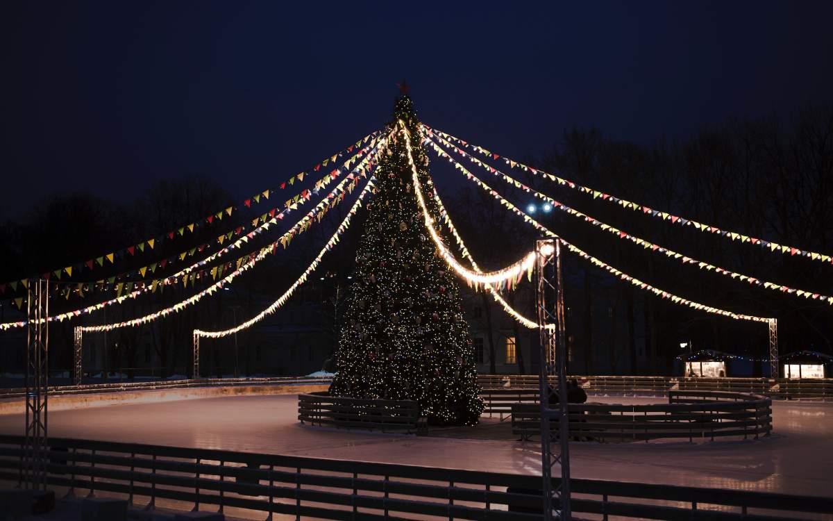 Un oraș din România va renunta la patinoarul de Crăciun din cauza facturilor uriașe la energie.
