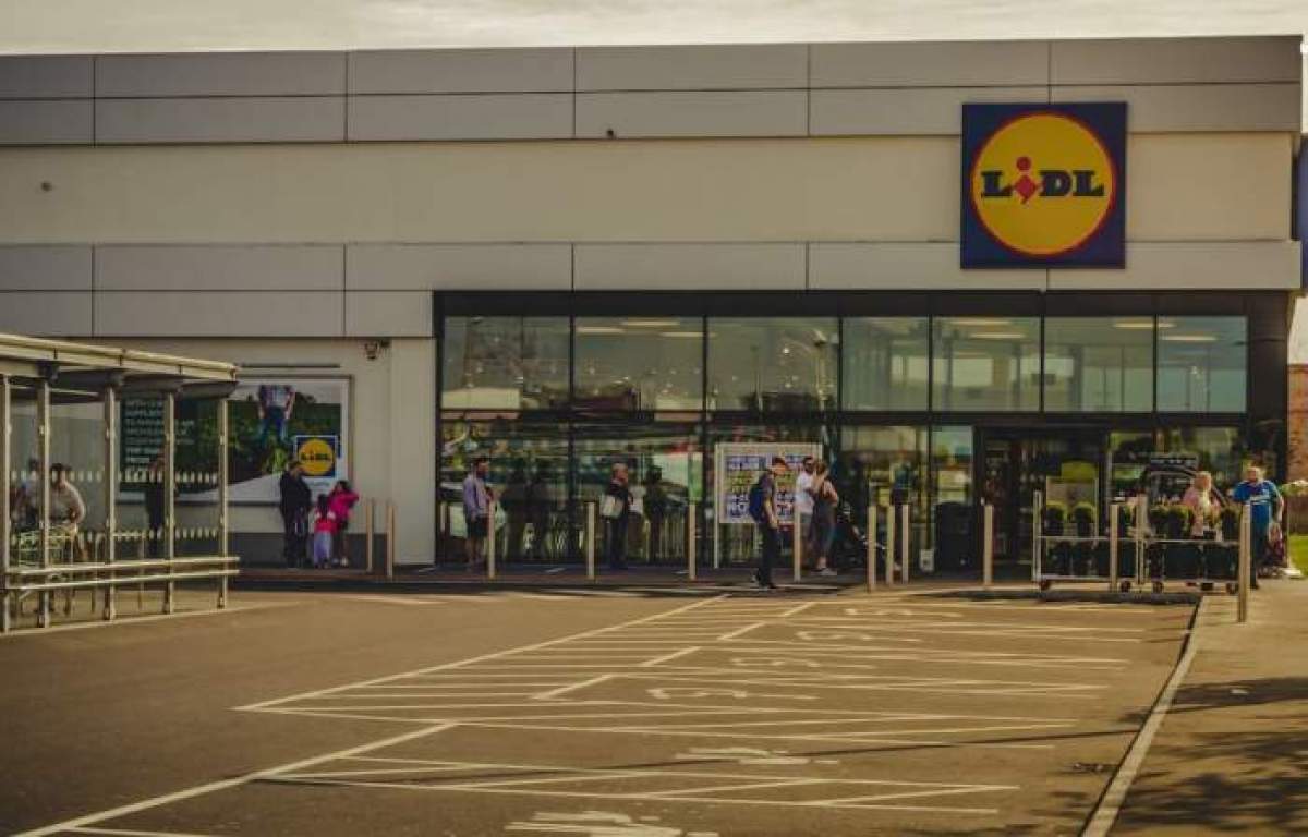 Alertă alimentară în România! Un produs care conţine bucăţi de plastic a fost retras din supermarket-urile Lidl