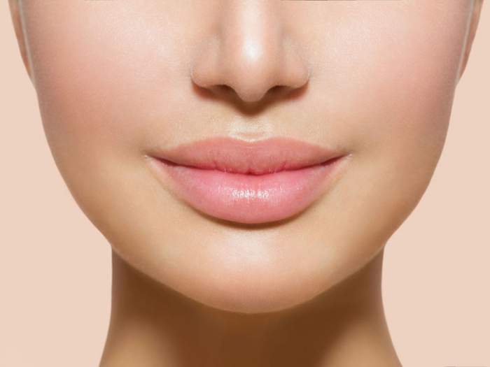 Ai buzele crăpate în sezonul rece? Remediul eficient pentru a le avea sănătoase