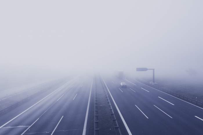 Avertizare ANM! Vreme rea în România! Ceața și ploaia îngreunează traficul rutier