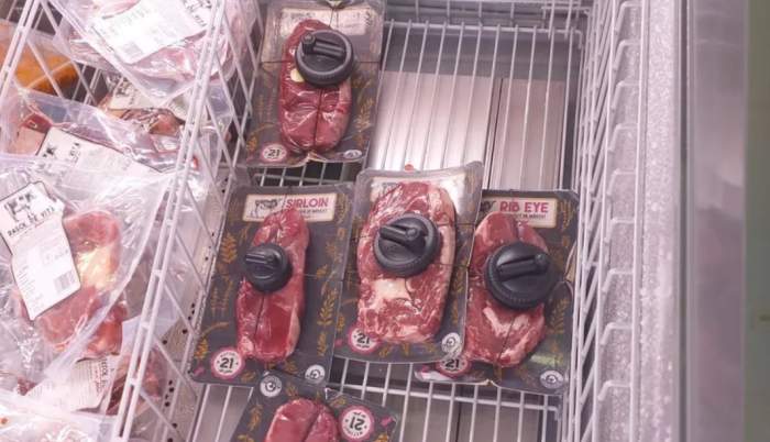 Cum se fură carnea de vită de la Lidl. Dovada că românii au ajuns la fundul sacului / FOTO