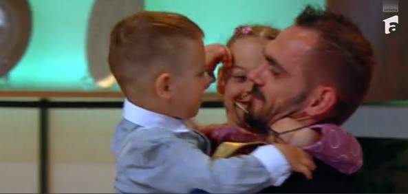 Adrian Stroe își crește copiii singur. Semifinalistul Chefi la cuțite s ...