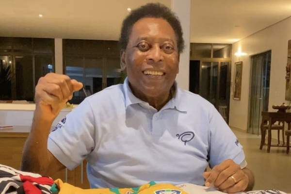 Legendarul Pele, internat în spital din nou. Starea de sănătate a marelui fotbalist ar fi îngrijorătoare