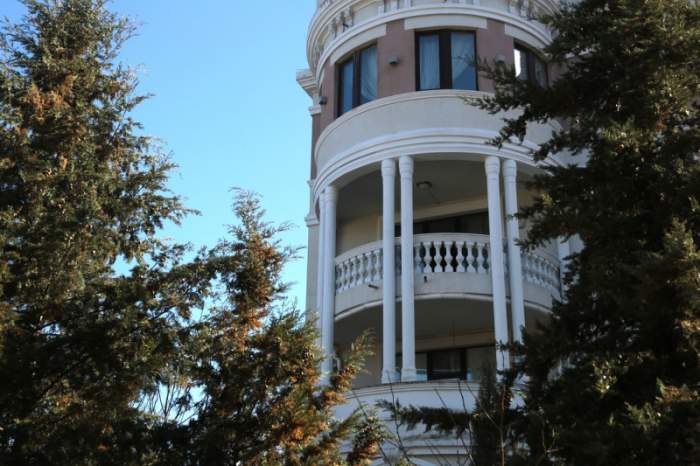 Cum arată apartamentul de 800.000 de dolari din Crimeea al lui Volodimir Zelenski. Rușii vor să confiște imobilul președintelui ucrainean / FOTO