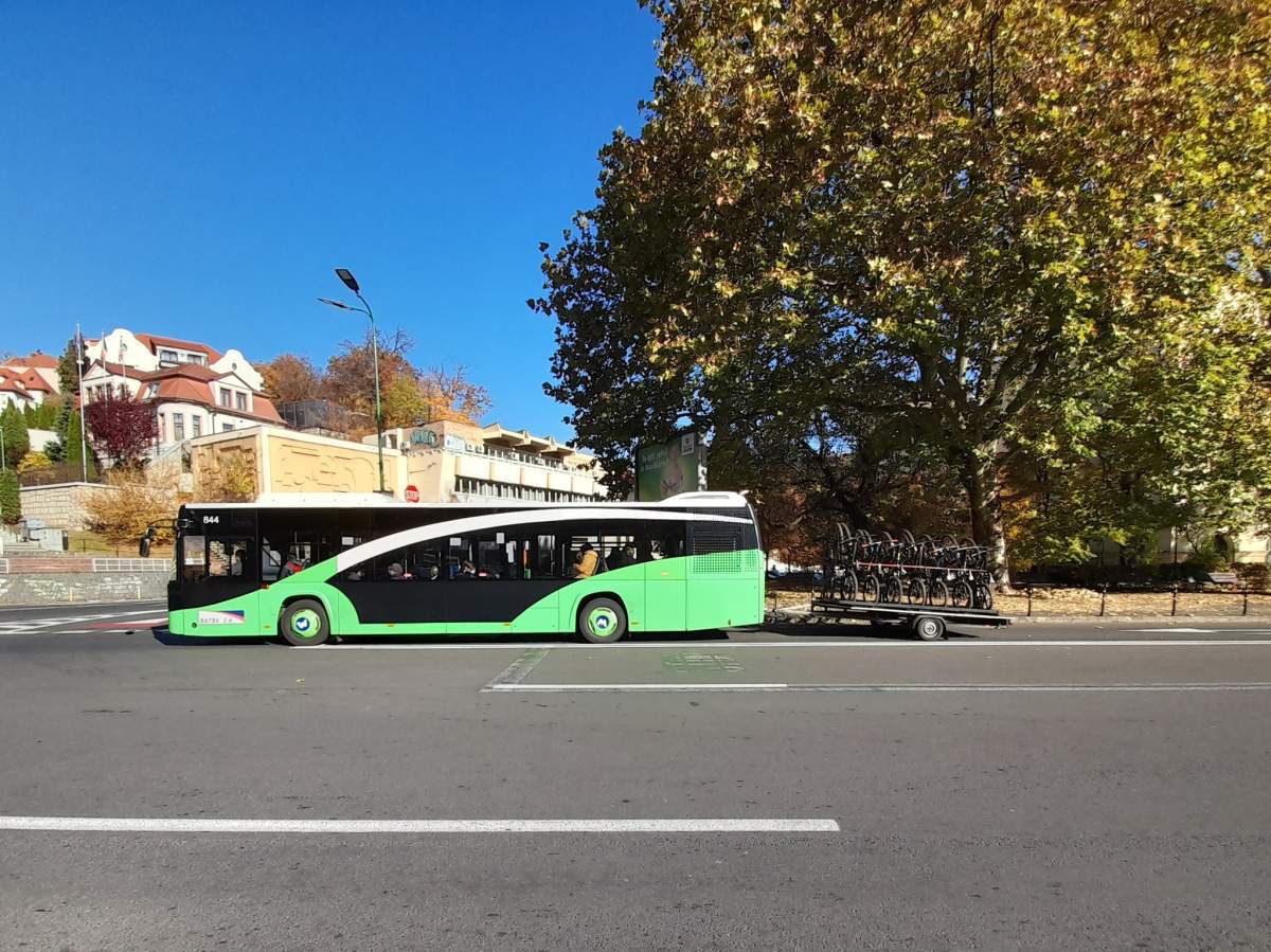 "Aveţi grijă cum vă băgaţi, că eu stau pe TikTok”. Șofer de autobuz din Brașov, avertisment neașteptat pentru călători