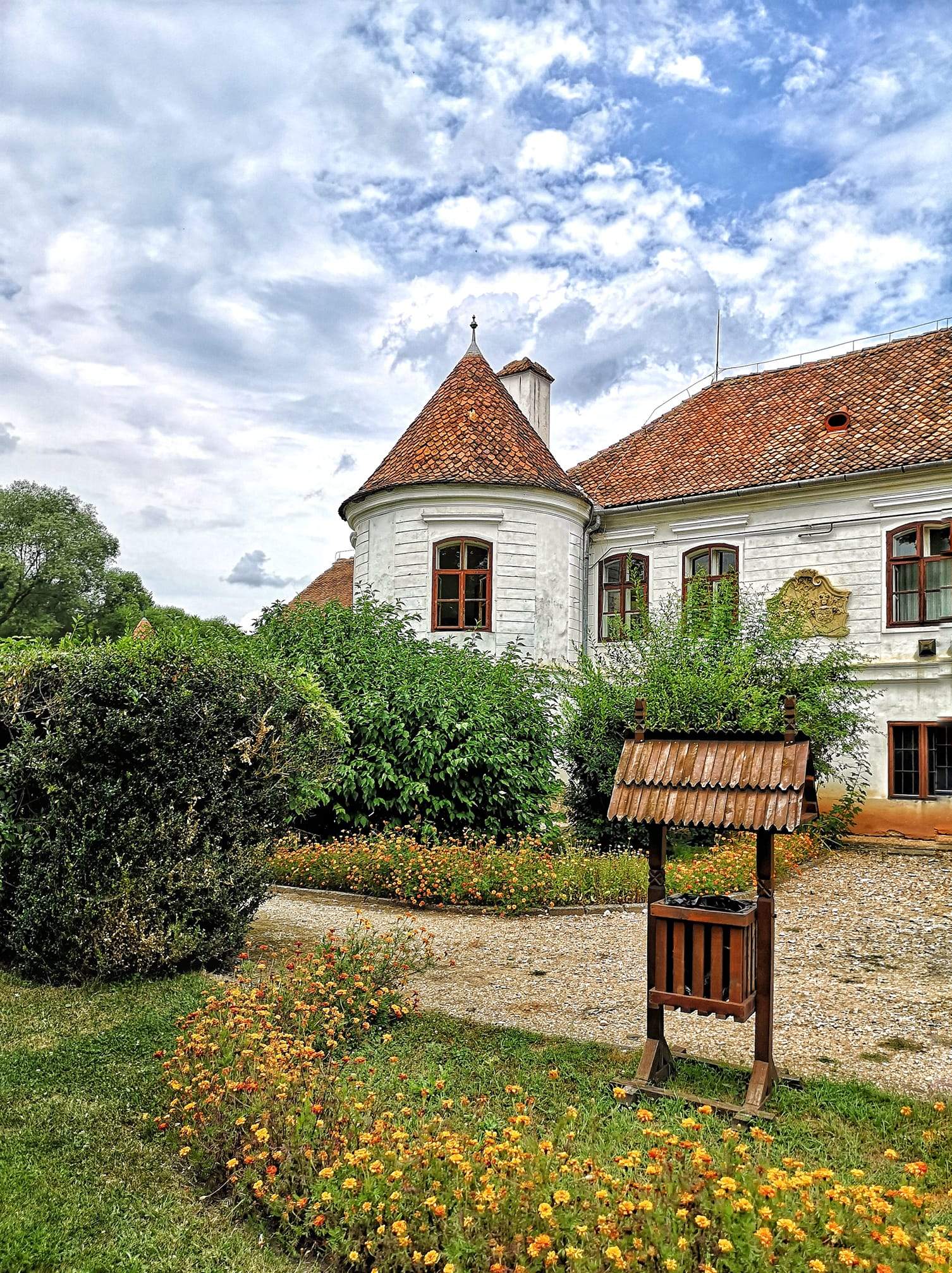 Locul din România care poartă numele de „Ținutul Conacelor”. Ce îl face atât de special. Turiștii străini ajung des aici / FOTO