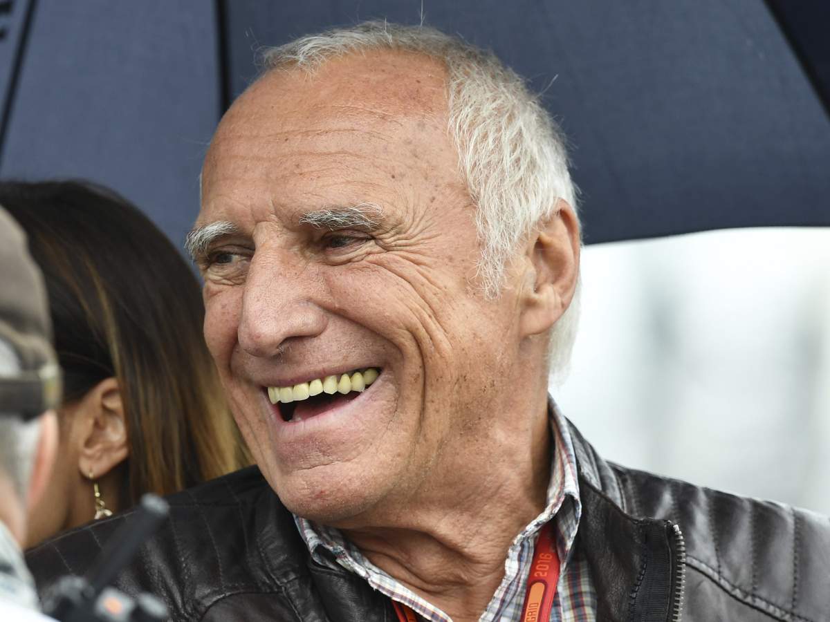 Ce avere avea Dietrich Mateschitz, fondatorul Red Bull. Înainte de a muri, miliardarul le-a oferit o primă de mulțumire tuturor angajaților săi Ce avere avea Dietrich Mateschitz, fondatorul Red Bull. Înainte de a muri, miliardarul le-a oferit o primă de mulțumire tuturor angajaților săi