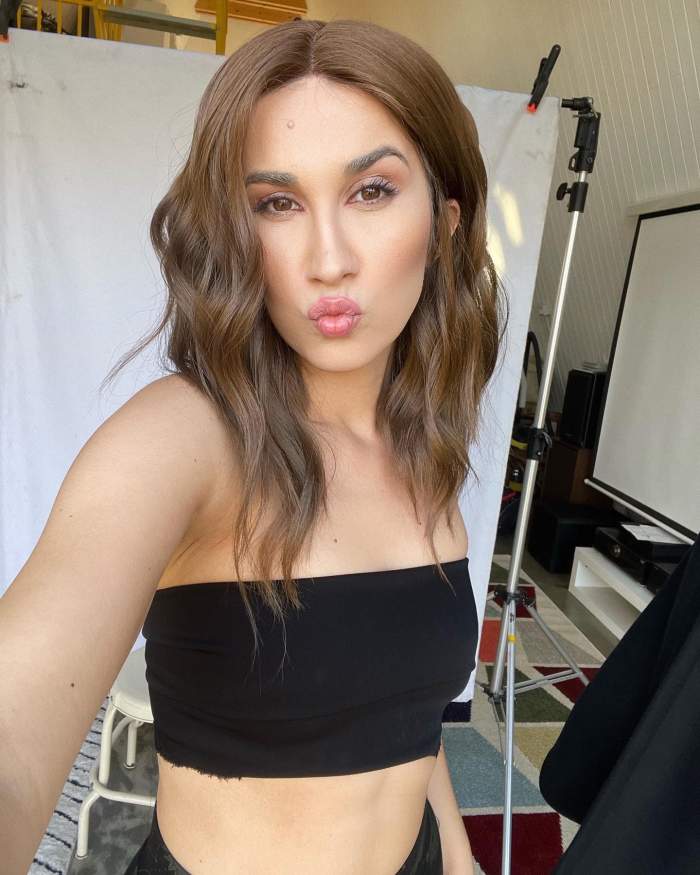 EXCLUSIV. Adda a scris o carte despre toată suferința prin care a trecut: ”Chiar și părinții mei o să afle multe lucruri noi”. Cântăreața scoate la iveală tot ce nu s-a știut până acum