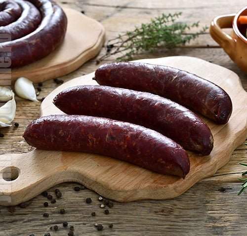 Ce nu trebuie să pui în cârnații de casă. Ingredientul care strică tot gustul