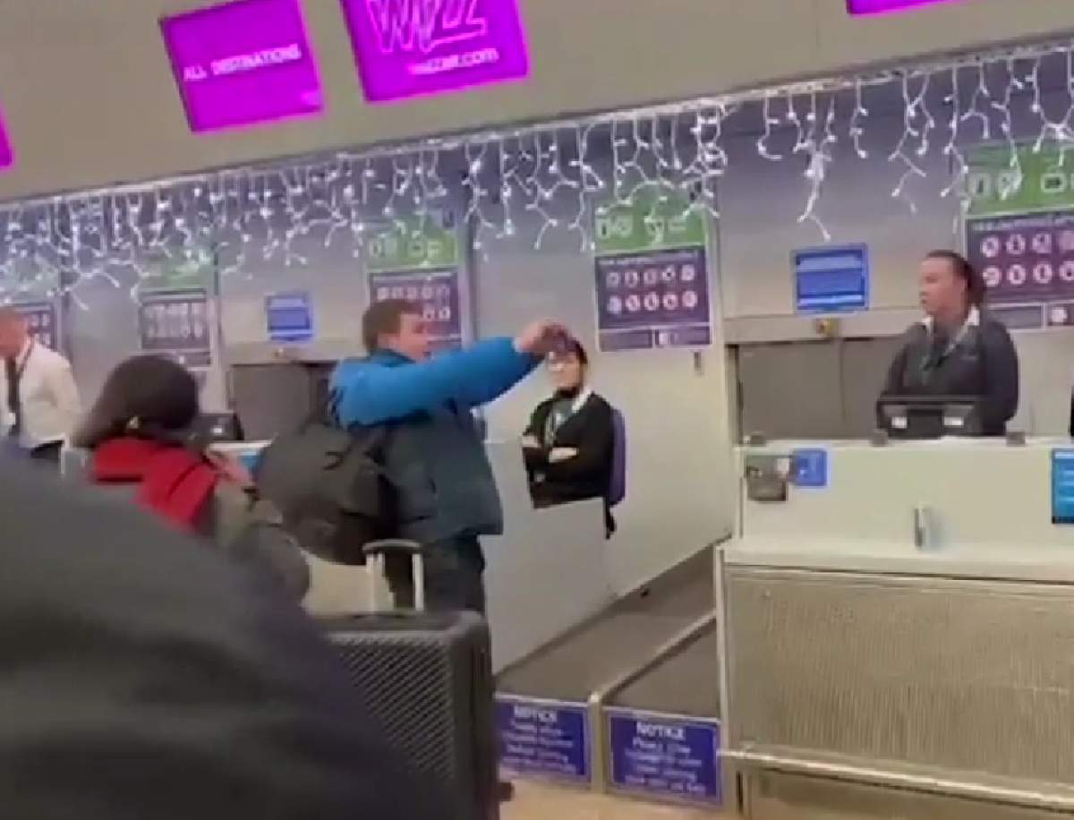 Un român și-a rupt pașaportul  în aeroport, în Marea Britanie