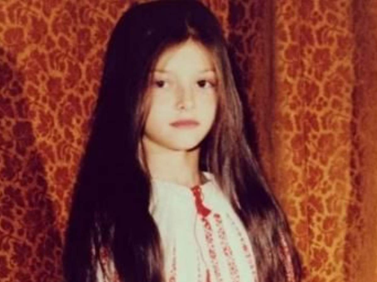 Recunoști fetița din imagine? În prezent este una dintre cele mai îndrăgite prezentatoare TV din România