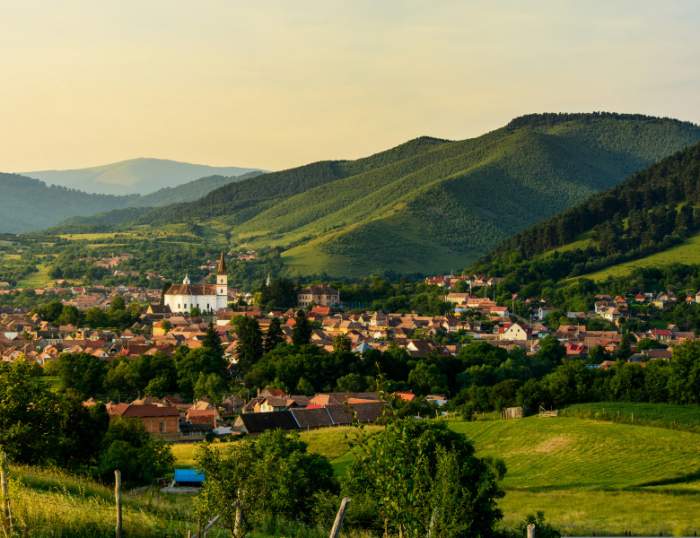Piesaj cu satul Rășinari din Sibiu