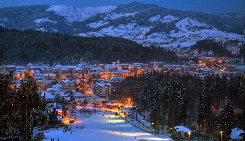 Stațiunea din România de o frumusețe rară, numită "Perla Bucovinei". Imaginile sunt de vis aici, iar prețurile sunt mici / FOTO