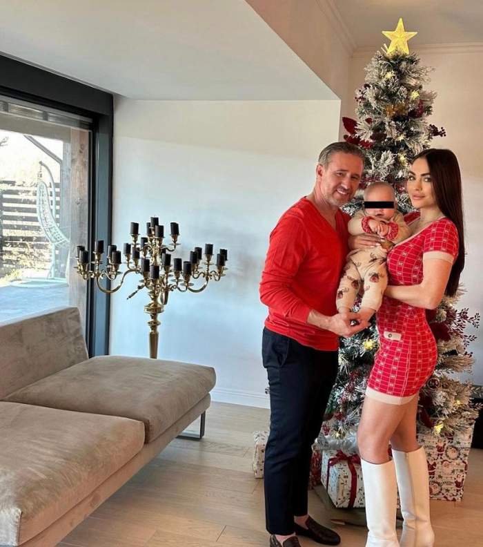 Laurențiu Reghecampf, fotografie emoționantă cu familia lui de Crăciun. Ce mesaj a transmis antrenorul în mediul online / FOTO