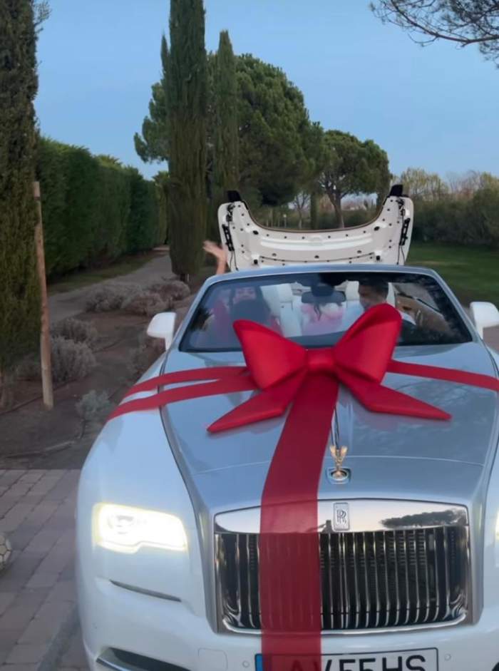 Cristiano Ronaldo, cadou inedit de la partenera lui, Georgina, de Crăciun. Modelul i-a cumpărat un bolid de lux de sute de mii de euro / FOTO