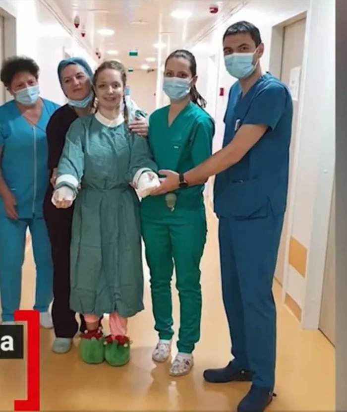 Primele imagini cu Alexia, adolescenta de 15 ani care a fost implicată în accidentul din Pașcani, după ce medicii i-au replantat brațele. Tânăra a fost operată 20 de ore