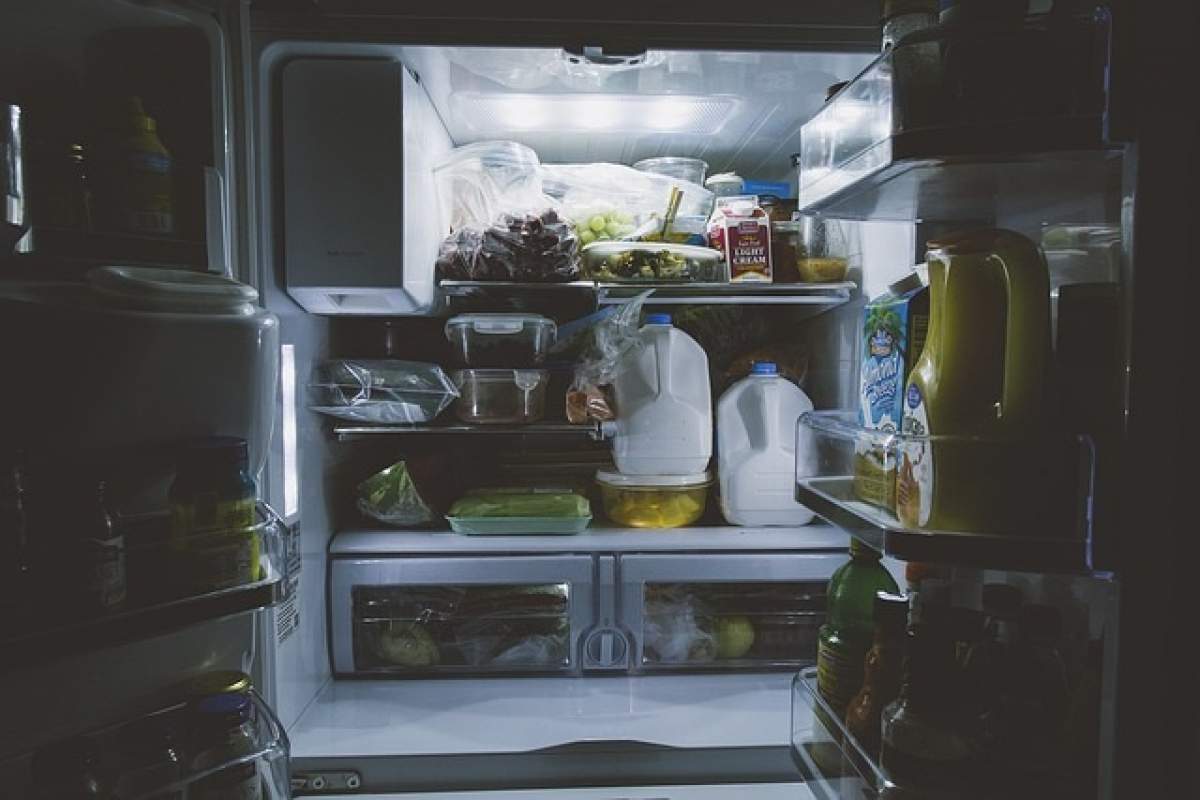 Cele două ingrediente cu care poți dezinfecta frigiderul
