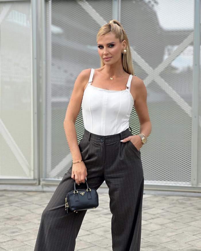 O recunoști pe fetița din imagine? Timpul a trecut, iar acum este una dintre cele mai apreciate cântărețe din România