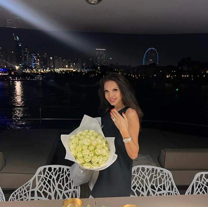 Cristina Spătar a spus marele „DA” în Dubai. Cum arată inelul cu diamante pe care l-a primit vedeta / VIDEO