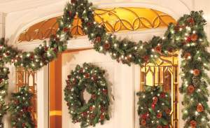 Ce să pui de Crăciun și Revelion la intrarea în casă. Îți va aduce belșug și noroc