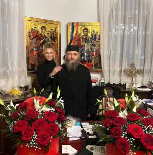 Anamaria Prodan a mers la Mănăstirea Nechit. Multe persoane care au probleme în familie merg să se roage