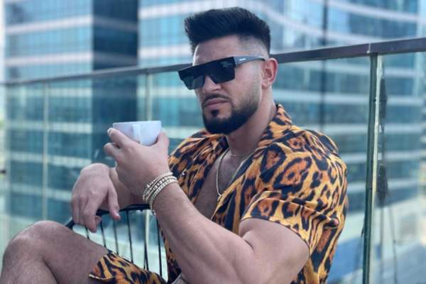 Câți bani câștigă Bogdan Mocanu pe săptămână din Tik Tok. Cântărețul face o avere în mediul online