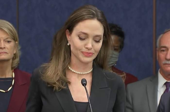 Angelina Jolie, în lacrimi în fața Congresului Statelor Unite. De ce a ajuns să plângă celebra actriță: „S-a normalizat în ţara noastră”