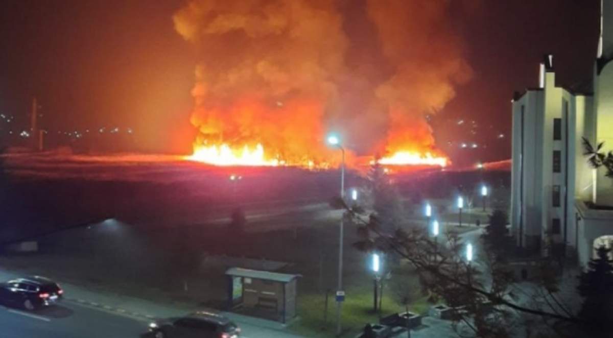 Incendiu de proporții în Vâlcea! Din primele informații, focul ar fi fost pus intenționat / FOTO
