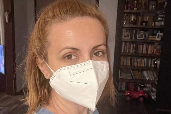 Simona Gherghe, confirmată pozitiv cu COVID-19. Prezentatoarea TV se află în izolare: ”Sper să treacă ușor”