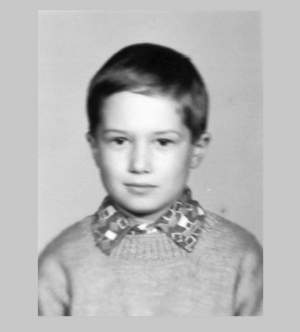 Cum arata Mihai Bendeac în copilărie. Imagini nemaivăzute cu juratul de la iUmor / FOTO