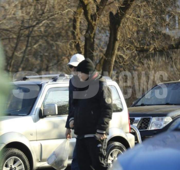 Momente tată-fiu între Cosmin Cernat și copilul său. Cât de mare a crescut Matei și cât de bine îi seamănă prezentatorului / PAPARAZZI