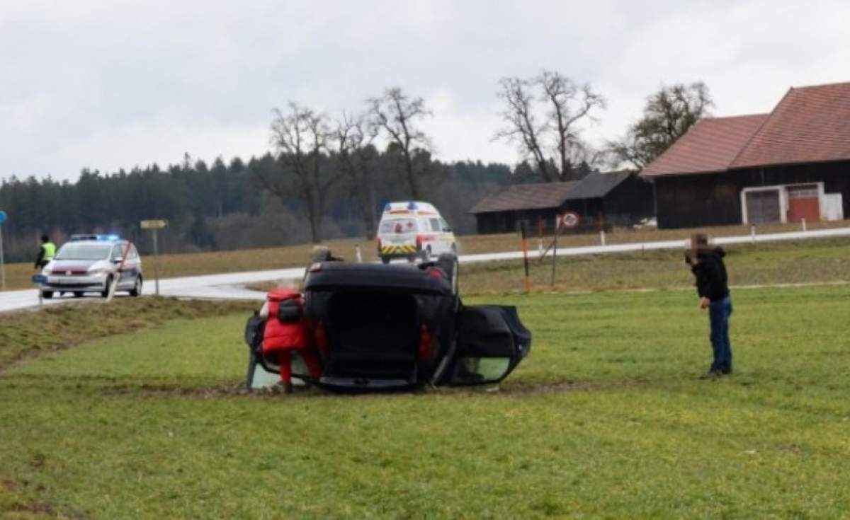 Un cuplu de români și copilul lor, implicați într-un grav accident în Austria. Cei trei s-au răsturnat cu mașina / FOTO