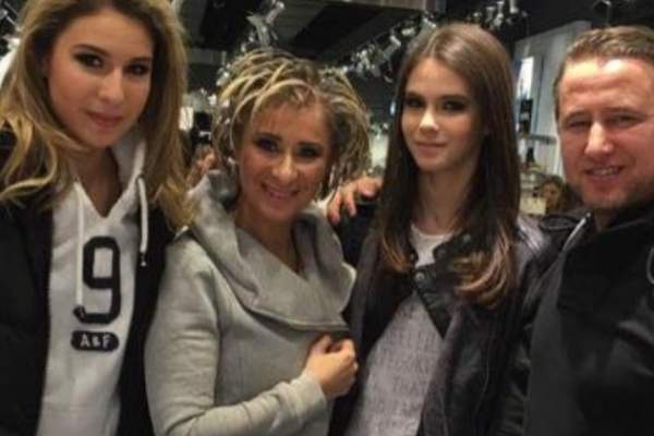 Laurențiu Reghecampf le-a cumpărat fetelor Anamariei Prodan un apartament de lux din primii bani câștigați la Steaua: ”Să stea și Tibi Dumitrescu și mama lui acolo”