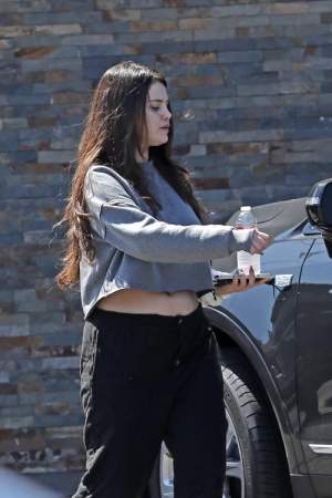 Cât de mult s-a schimbat Selena Gomez din cauza problemelor de sănătate. Cum arată celebra actriță / FOTO