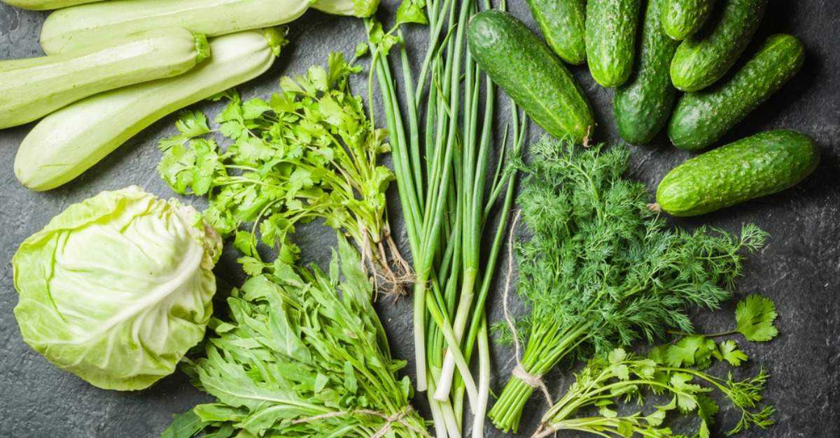 Verdețuri de primăvară gustoase și sănătoase. Plantele pline de vitamine pe care să le consumi în luna martie