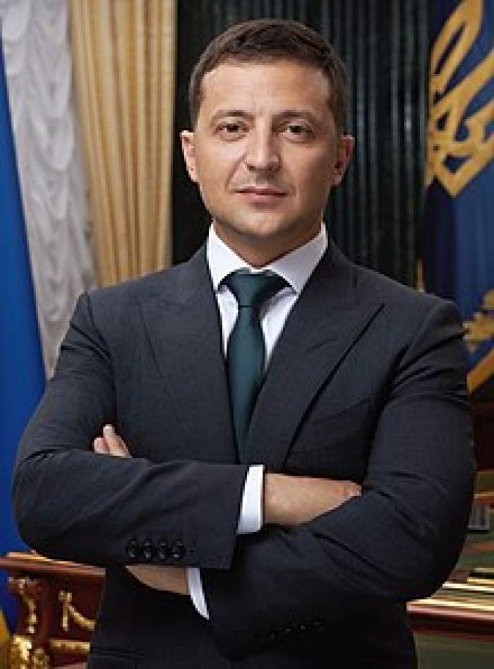 Cine e președintele Ucrainei, Vladimir Zelenskiy. S-a îmbrăcat militar și stă în fața războiului: "Un adevărat lider!" / FOTO